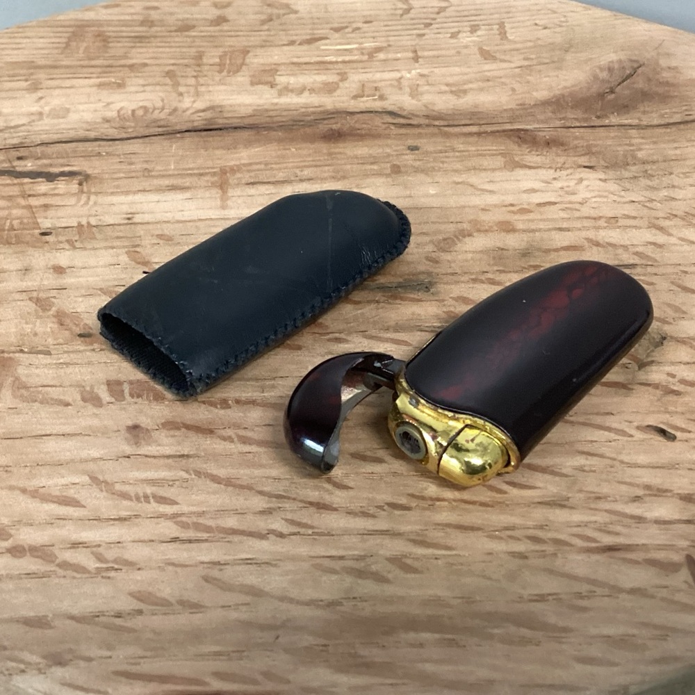 ⚫️ Vintage Lighter With Original Soft Case - Unique Look & Colors - Collectible - Picture 2 of 14